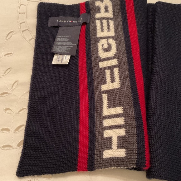 NEW WITHOUT TAGS TOMMY HILFIGER WINTER WOOL/ACRYLIC SCARF 9x62” - Picture 12 of 16